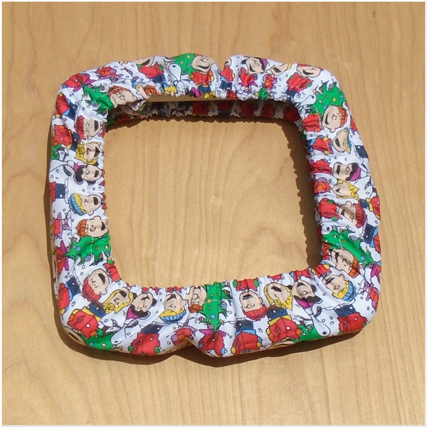 QSnap Grime Guard made with Peanuts Carolers Fabric